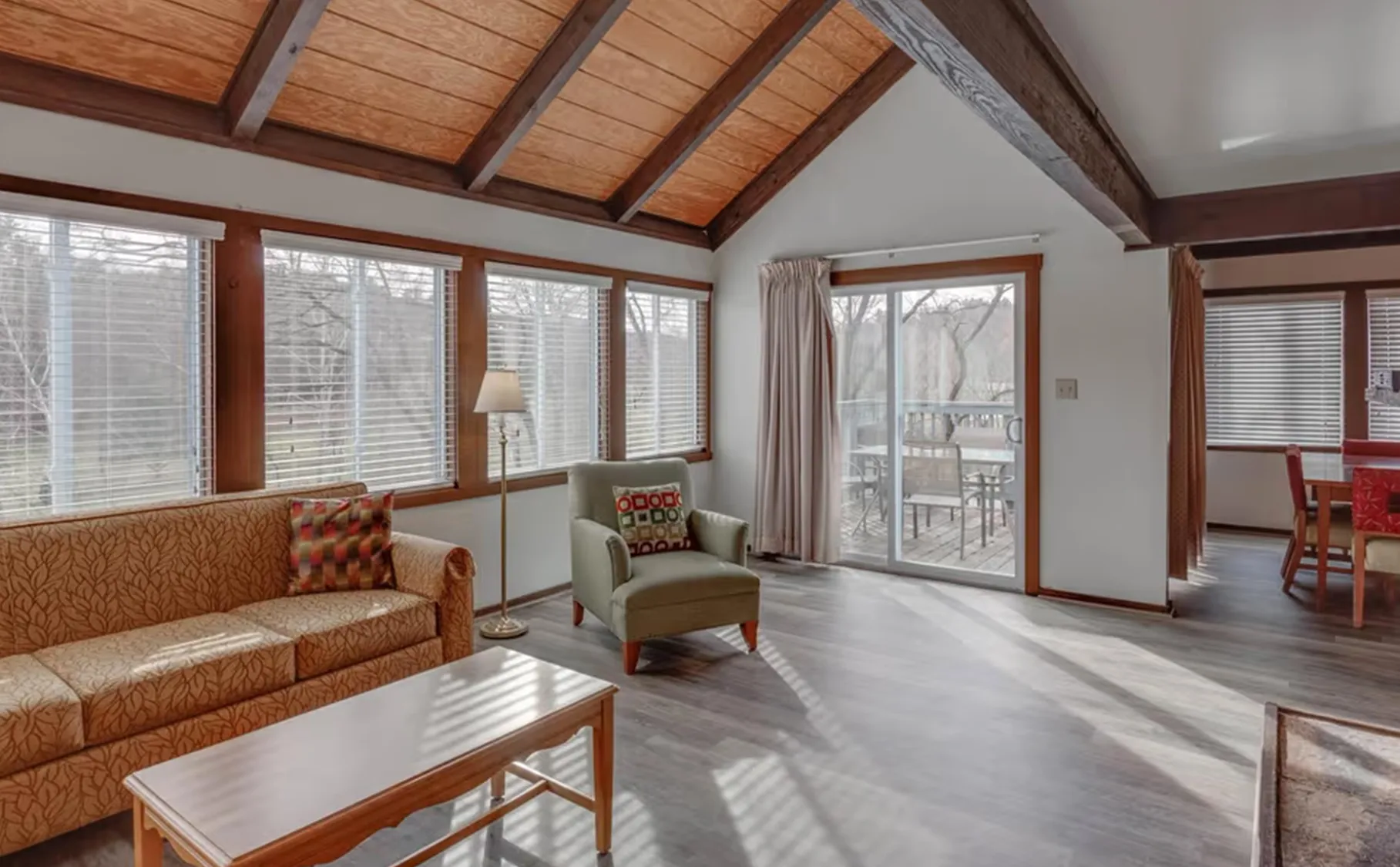 Chalet High living room